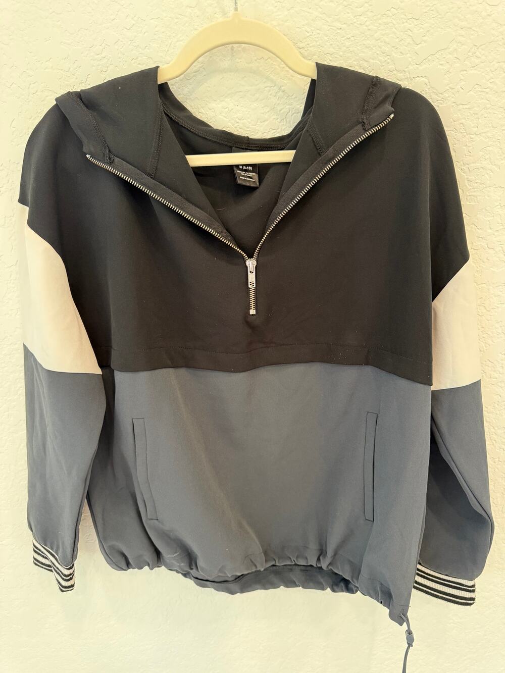 Avia Women's M colorblock Hooded 1/4 zip Pullover Jacket Black Gray White